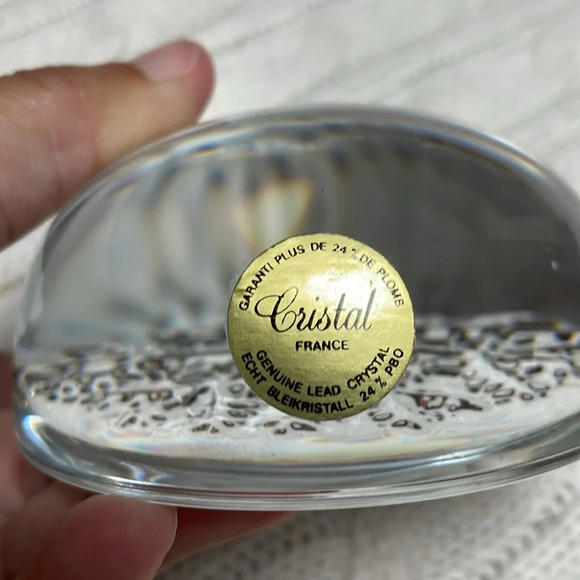 Cristal snowflake paperweight 24% genuine lead crystal 3.5” diameter 2” tall - Picture 2 of 6